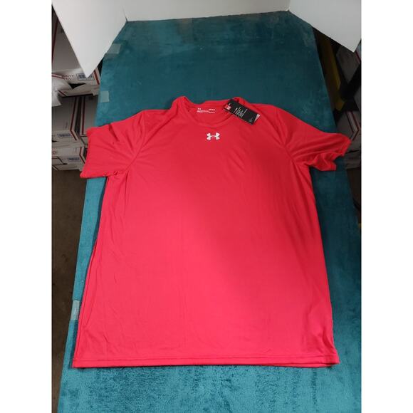 Under Armour Shirt Size Large Mens Red Heatgear Loose Running NWT - Picture 1 of 10